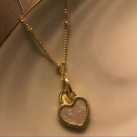 The Two Faced Heart Black/White Shell Pendant Necklace Gold over 925 - Picture 9 of 12